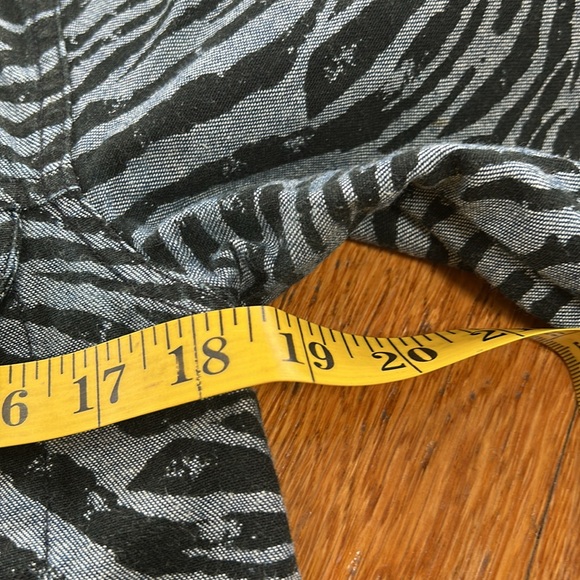 Chico’s Additions black, gray zebra stripe denim jacket. Chico’s Size 0. - Picture 6 of 12